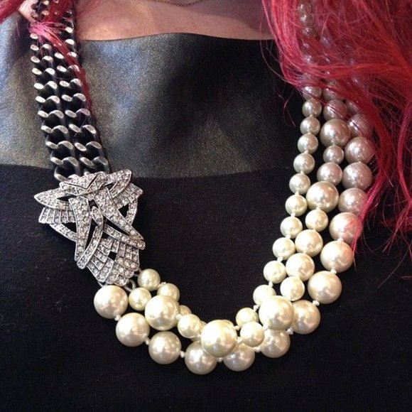 S&D [V] 2-in-1 Elegantly Edgy Daisy Pearl & Hematite Statement NecklaceB… - Picture 11 of 16